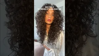 BIG CURLS Without a brush! 🥰 #curlyhairroutine #curlyhair #jaymejo