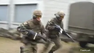 Swiss Army - Infiltrating a Building