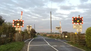 (Christmas Countdown) (Video 2) Malting Lane Level Crossing (Lincs) (24.10.19)