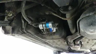 Changing the fuel filter on a Mercedes Benz 190e