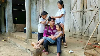 Without their mother's love, their three daughters grew up in the arms of their father - Lý A Đu