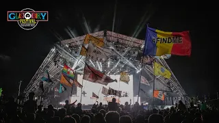 MI-AU LUAT STEAGUL PE SCENA LA GLASTONBURY!