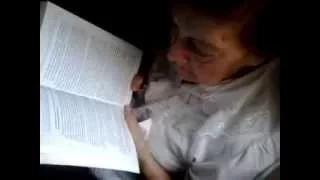 Бабуся Аня читає "Майдан.Нерозказана історія"