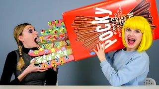 Mukbang Giant Pocky Challenge 음식 챌린지 Pink vs Green Food by Pico Pocky