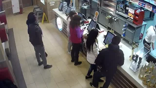 Розыск подозреваемых в краже из кафе