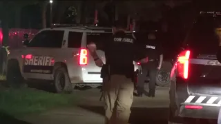 5 people killed in Texas shooting, gunman on the run: police