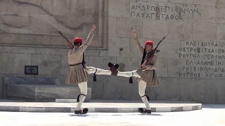Yunan asker nöbet değişimi