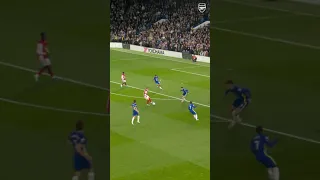 Emile Smith Rowe arrives right on time to score against Chelsea at Stamford Bridge!