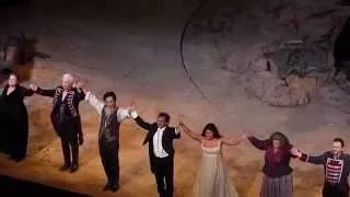 Dmitri Hvorostovsky curtain call after Il Trovatore.