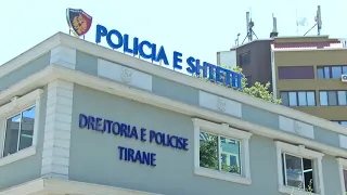 Top News - Plas sherri në Tiranë / Përleshen 7 adoleshentë, njëri përfundon në spital