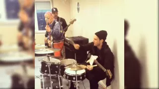 Red Hot Chili Peppers - Go Robot (Josh on Drums!)