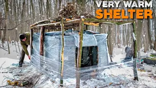 Great shelter in the woods, Bushcraft solo overnight, building shelter