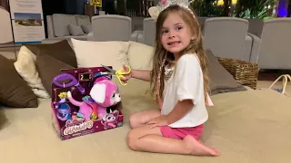 Gabby Boom и распаковка игрушки Собачка Fur Real Glamalots. Гламурная розовая собачка для девочек💕