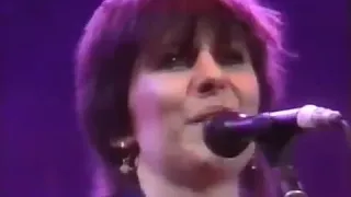 Annie Lennox Chrissie Hynde Give It Up Live 1986