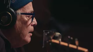 Ry Cooder - Everybody Ought to Treat a Stranger Right (Live in studio)