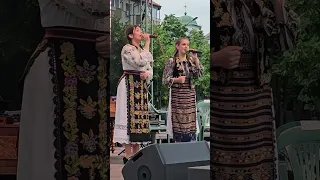 Daria Ștefan și Ștefania Neagoe - La portiță la Lenuța