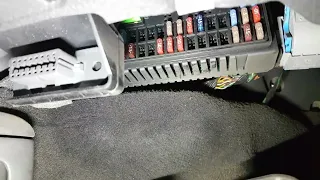 Volvo S60 cigarete lighter fuse location