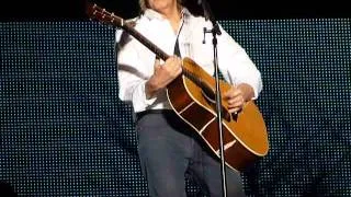 Bonnaroo 2013 - Paul McCartney "Blackbird"