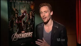 Tom Hiddleston habla sobre Los Vengadores-Entrevista subtitulada