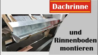 Dachrinne mit Haken und Rinnenboden auf die Dachschalung oder auf einer Dachlattung montieren.