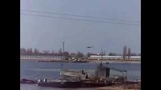 Крым, пгт Черноморское. Полёт вертолётного звена Ми-35 и Ми-8 вдоль берега