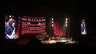 Lionel Richie performing "Stuck on You" in Las Vegas