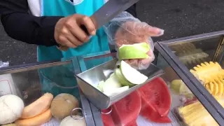 Knife Skills - Street Vendor Cutting Guava in Bangkok, Thailand