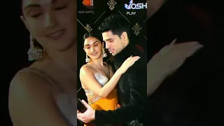 award show  sidharth malhotra hug kiara Advani 💕#ytshorts 👉