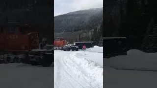 Truck gets stuck on snowbank and tracks and they couldn’t unhook in time! @onlysleds