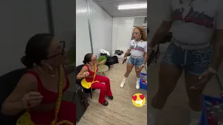 GLORIA GROOVE E PRISCILA ALCÂNTARA - SOBREVIVI (AO VIVO) | Te Contei?