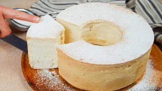 Angel cake: soft and light made with egg whites!