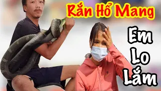 Vợ Người Ôm Rắn Hổ Chúa Xúc Động Hay Tin Giữ Lại Được Đôi Chân Cho Chồng