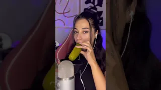 DEV TURŞU YEDİM 😬🤢 #asmr #asmrsounds #asmrtingles #warheads #üründeneme #asmrpickle #giantpickle