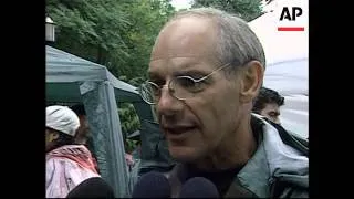 Berg father at anti-war protest