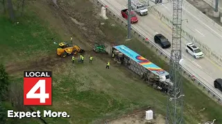 Crash closes EB I-96 at Beck Road in Oakland County for semi truck removal