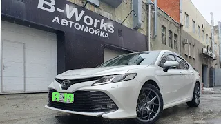 CAMRY 70 колеса R19. Вид имеет!