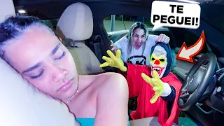 PASSEI A NOITE NO CARRO COM A JULIANA BALTAR E PEGAMOS O PALHAÇO ASSUSTADOR 😱😱😱