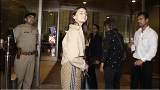 Alia Bhatt को Fans ने घेरा , देखिए Actress का Airport Video