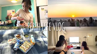 Perth life vlog - Chores🧹, OT burnout💀, beach sunset picnic🌴, gathering with friends 👭