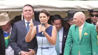 Michelle Bolsonaro discursa após desfile de 7 de Setembro