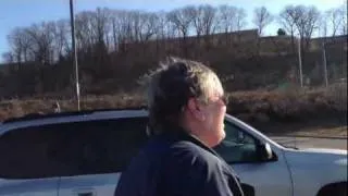 Woman goes insane over minor accident and threatens police