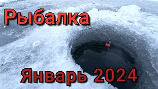 Рыбалка на поплавок 7 января 2024 возле Моста! Зимняя рыбалка на реке на Рождество!