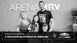 Centro de Experiências: a visita do jogador Réver ao espaço da Arena MRV