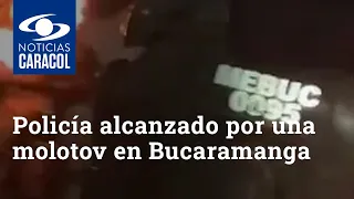 Video: policía alcanzado por una molotov en disturbios en Bucaramanga