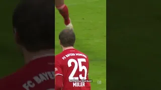 Thomas Müller communicating on the pitch is so funny🤣😆