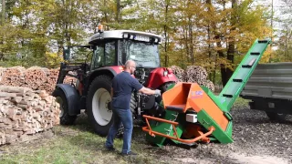 Brennholz sägen und verladen mit dem Sägeautomat SmartCut – POSCH Leibnitz