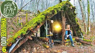 🪓A woman builds a Hut alone in the rain 🔥 Bushcraft in a mountain forest 6