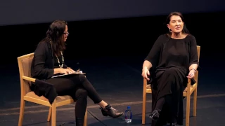 Marina Abramoviċ: Walk Through Walls