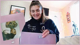 opening ariana grande "thank u, next" vinyl record