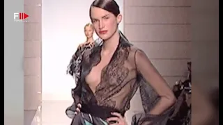 Vintage in Pills VALENTINO Spring 2001 - Fashion Channel